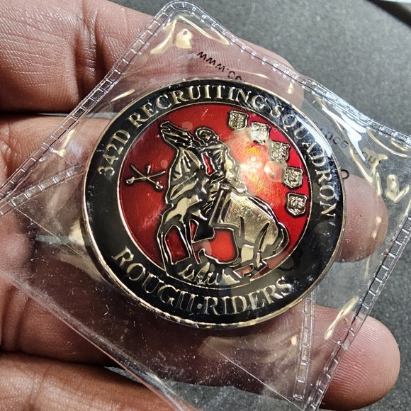 342D Recruiting Squadron Rough Riders Challenge Coin Bronze Red Enamel Token see - Picture 3 of 4